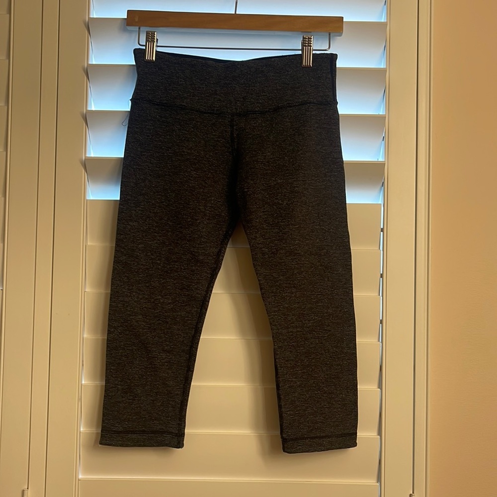 Lululemon cropped pants